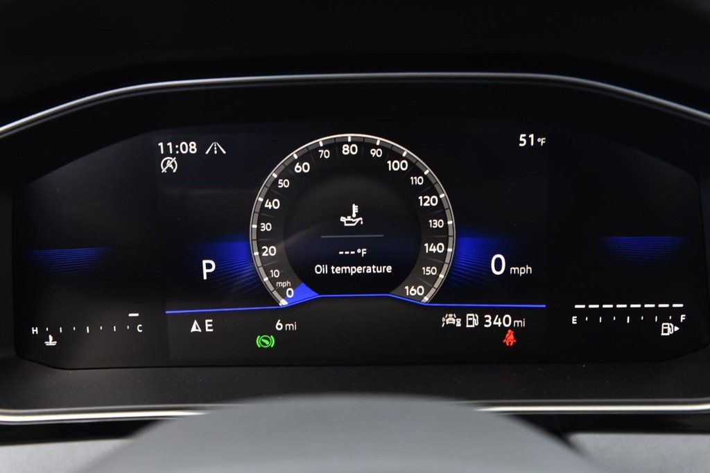 Volkswagen Jetta Vehicle Full-screen Gallery Image 12