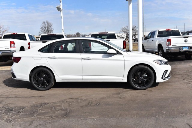 Volkswagen Jetta Vehicle Image 05