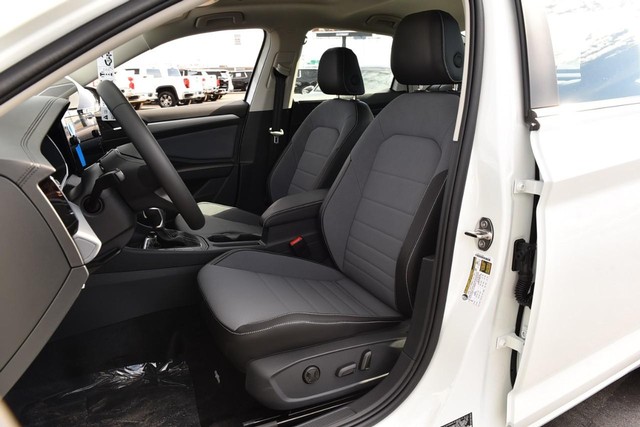 Volkswagen Jetta Vehicle Image 20