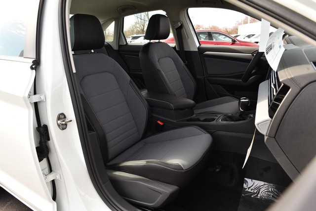 Volkswagen Jetta Vehicle Image 21