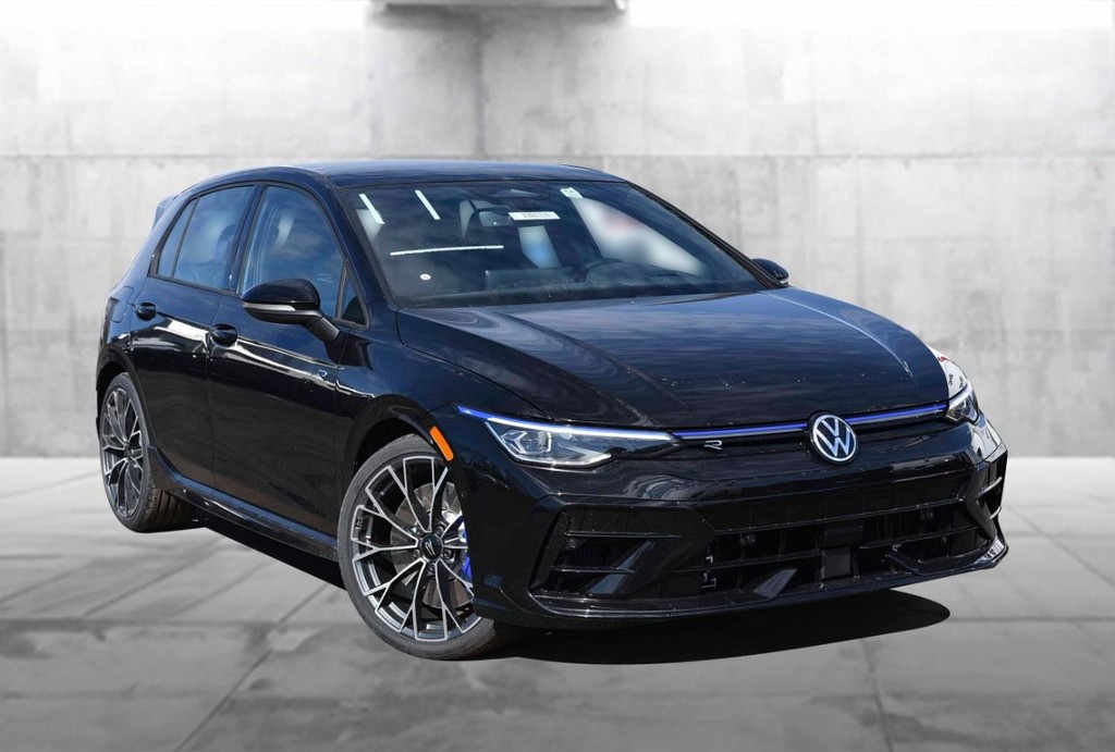 Volkswagen Golf R Vehicle Full-screen Gallery Image 2