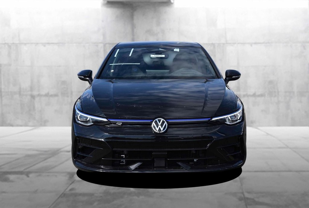 Volkswagen Golf R Vehicle Full-screen Gallery Image 4