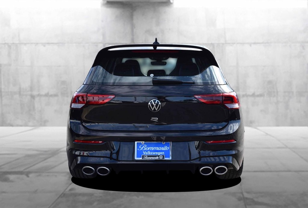 Volkswagen Golf R Vehicle Full-screen Gallery Image 6