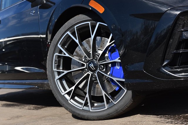 Volkswagen Golf R Vehicle Image 03