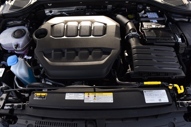 Volkswagen Golf R Vehicle Image 26