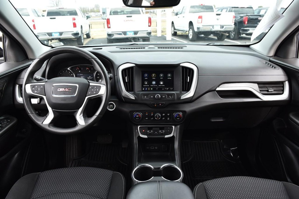 GMC Terrain Vehicle Full-screen Gallery Image 7