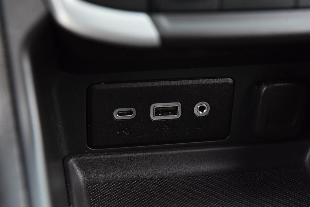 GMC Terrain Vehicle Full-screen Gallery Image 16