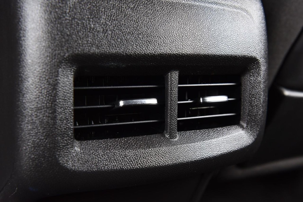 GMC Terrain Vehicle Full-screen Gallery Image 23