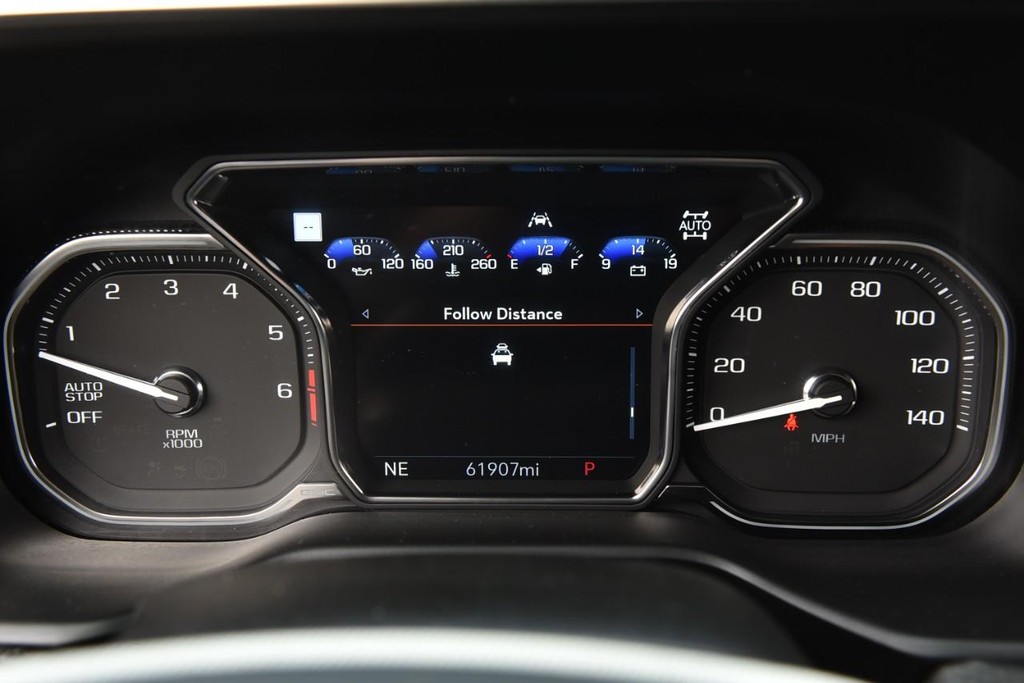 GMC Yukon Vehicle Full-screen Gallery Image 12