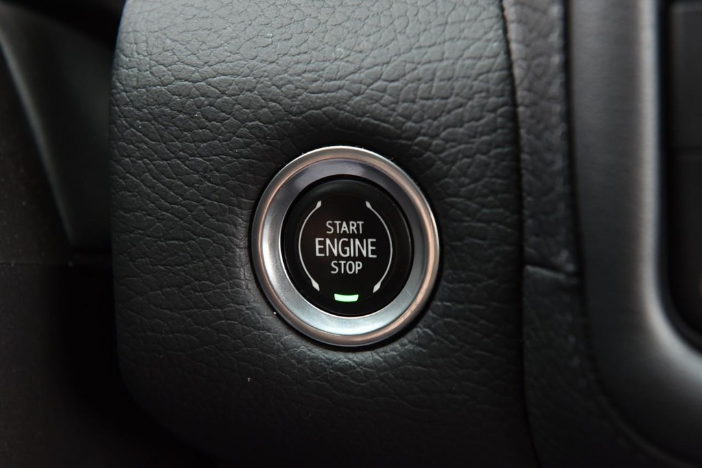 GMC Yukon Vehicle Full-screen Gallery Image 19