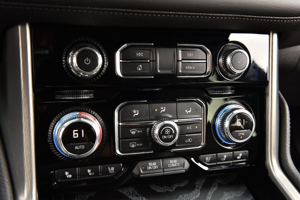 GMC Yukon Vehicle Full-screen Gallery Image 21