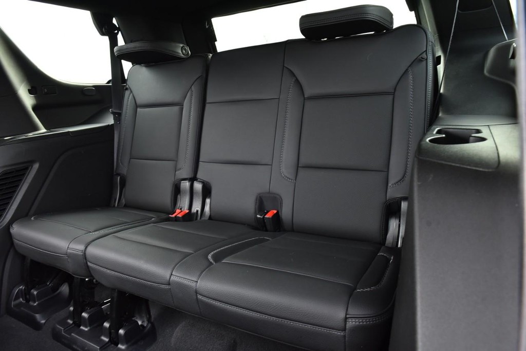 GMC Yukon Vehicle Full-screen Gallery Image 29