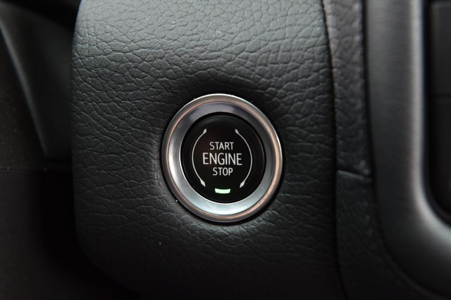 GMC Yukon Vehicle Image 19