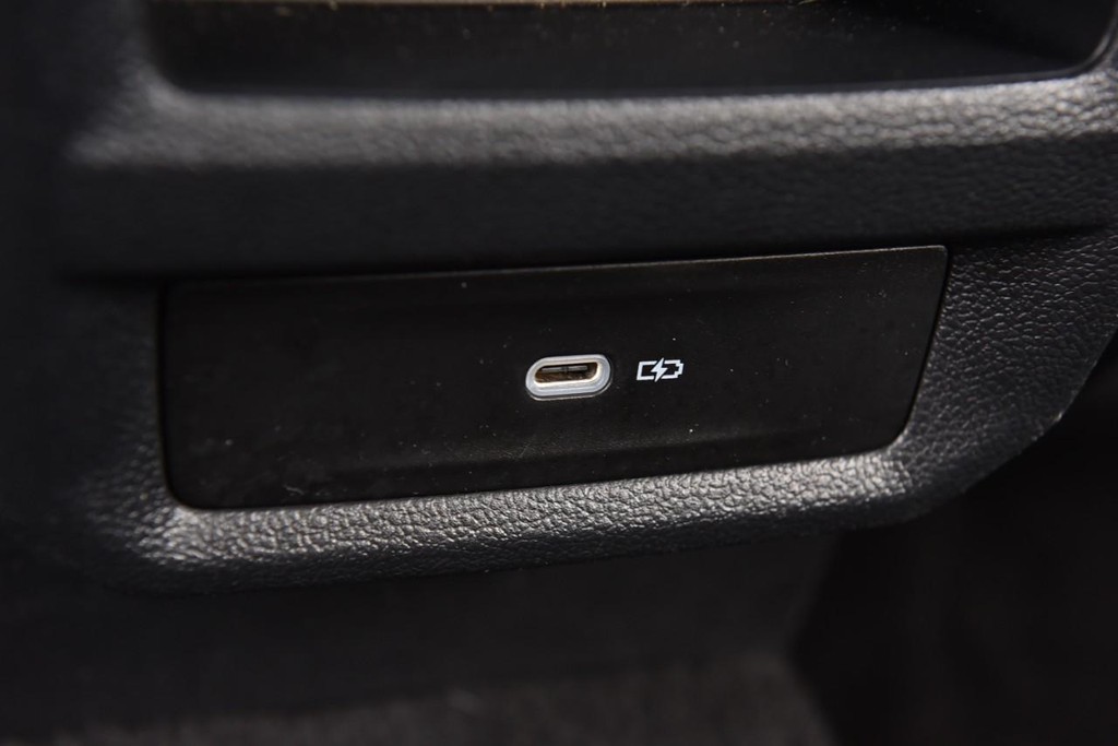 Volkswagen Taos Vehicle Full-screen Gallery Image 22