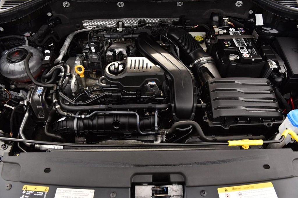 Volkswagen Taos Vehicle Full-screen Gallery Image 24