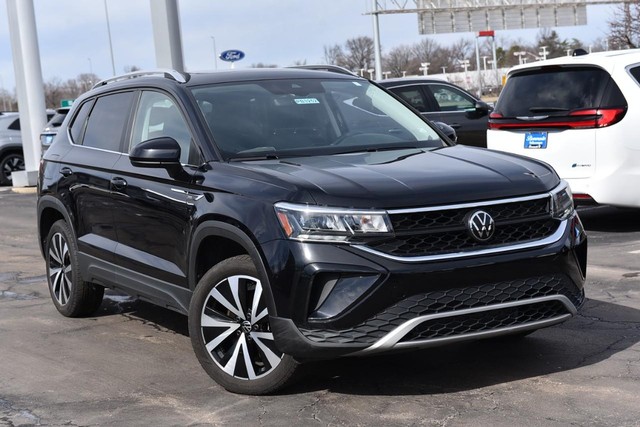 Volkswagen Taos Vehicle Image 02