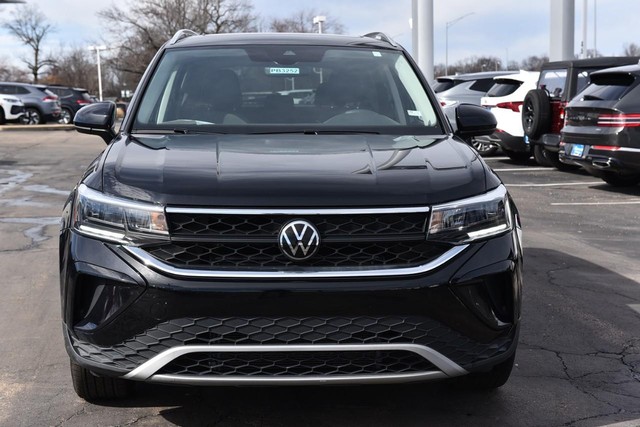 Volkswagen Taos Vehicle Image 04