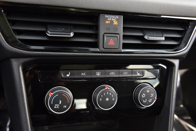 Volkswagen Taos Vehicle Image 13