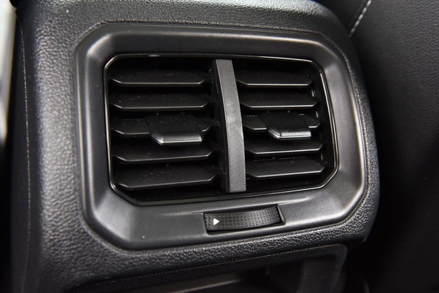 Volkswagen Taos Vehicle Image 21