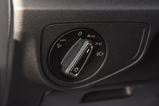 Volkswagen Atlas Cross Sport Vehicle Image 11