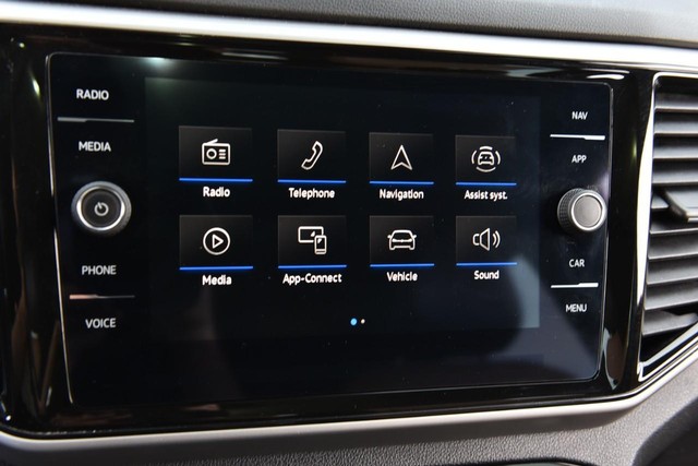 Volkswagen Atlas Cross Sport Vehicle Image 14