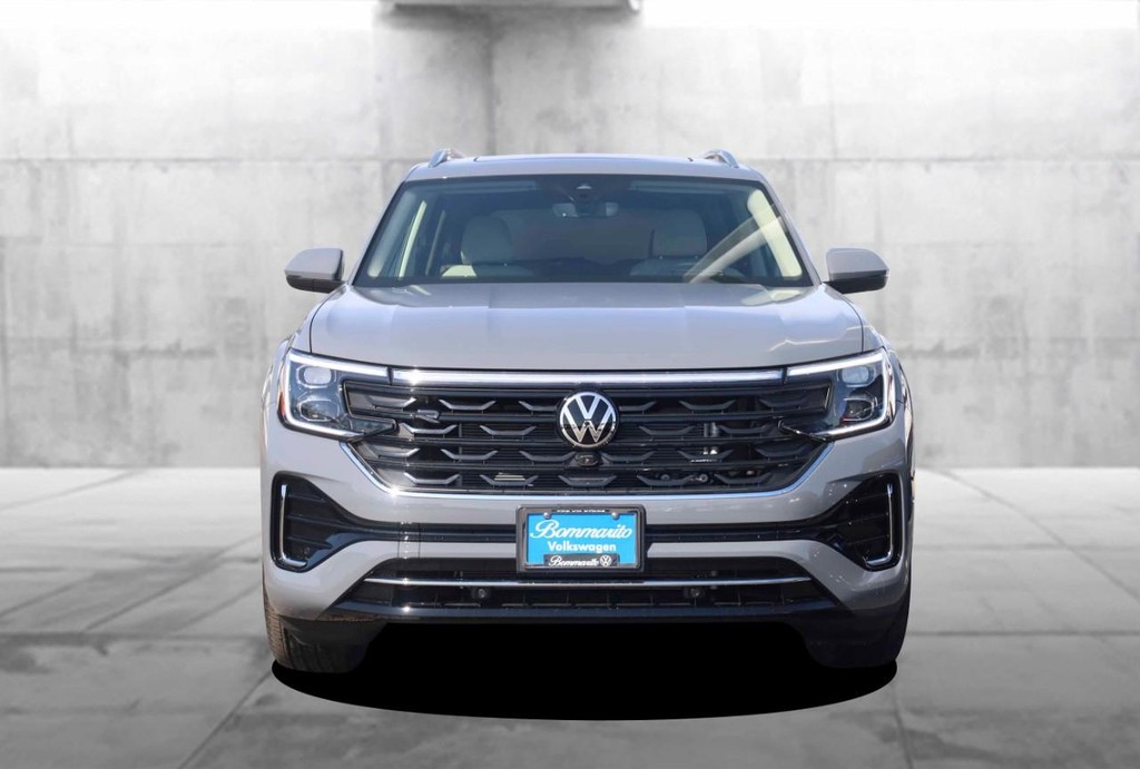 Volkswagen Atlas Vehicle Full-screen Gallery Image 4
