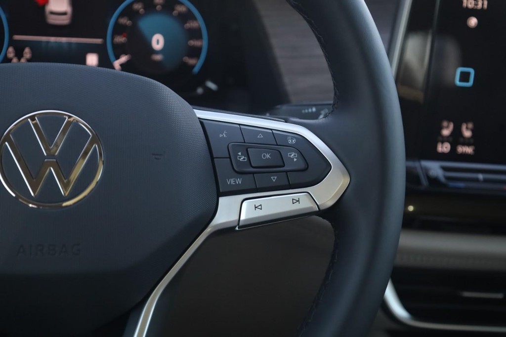 Volkswagen Atlas Vehicle Full-screen Gallery Image 9