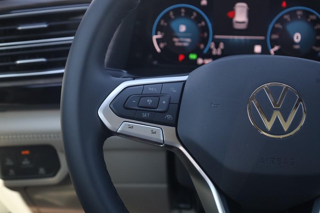 Volkswagen Atlas Vehicle Full-screen Gallery Image 10