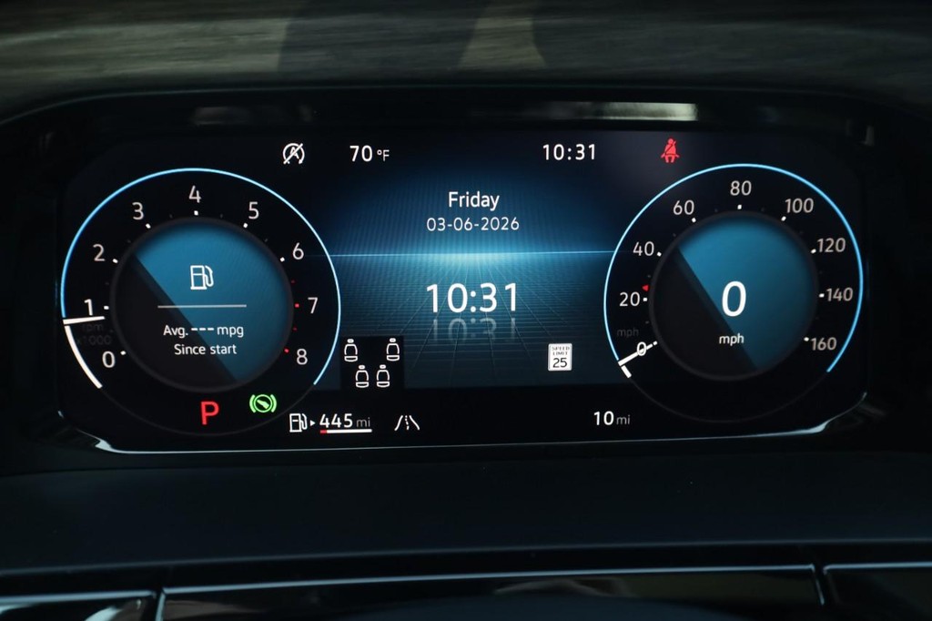 Volkswagen Atlas Vehicle Full-screen Gallery Image 14