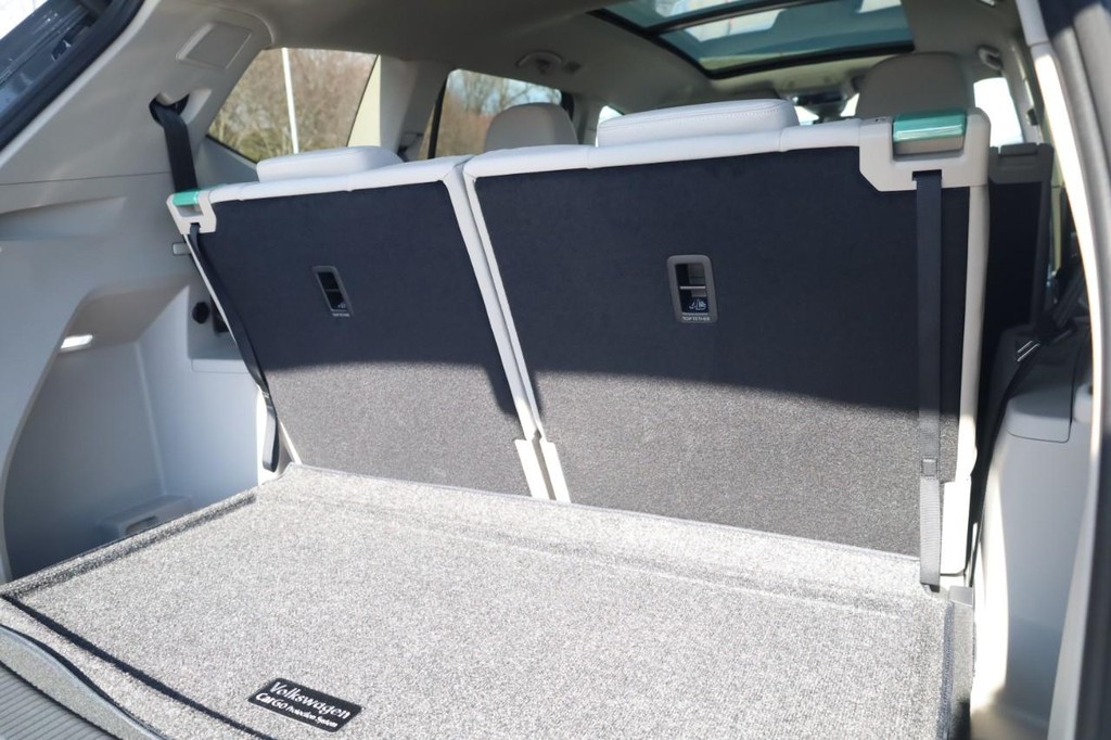 Volkswagen Atlas Vehicle Full-screen Gallery Image 24