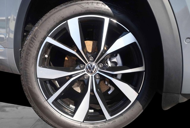 Volkswagen Atlas Vehicle Image 03