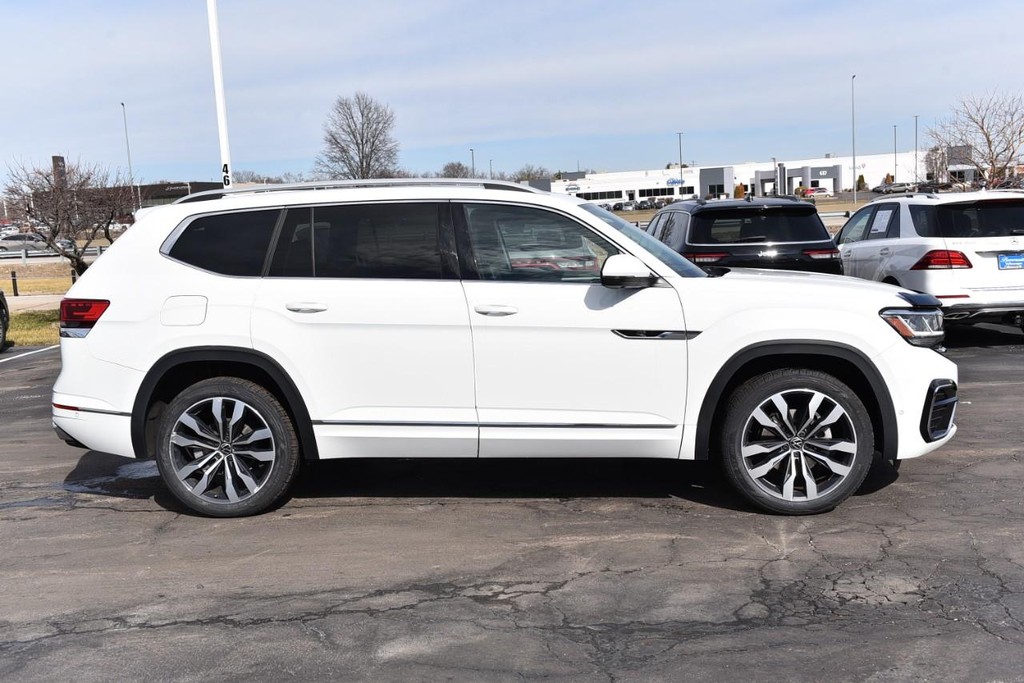 Volkswagen Atlas Vehicle Full-screen Gallery Image 5