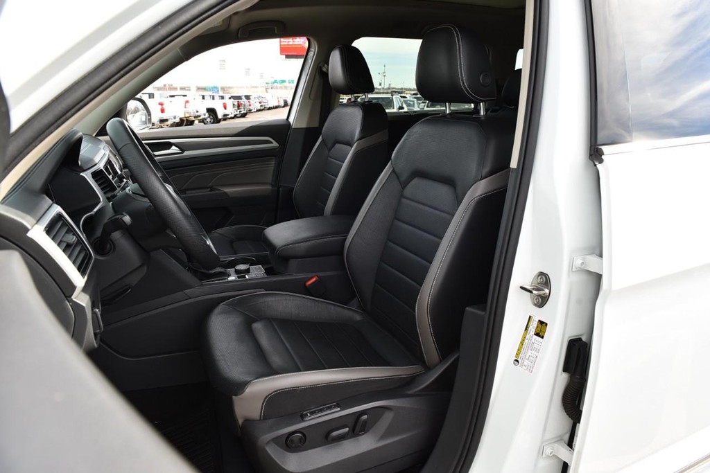 Volkswagen Atlas Vehicle Full-screen Gallery Image 19
