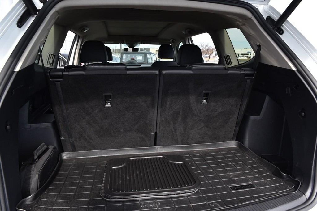 Volkswagen Atlas Vehicle Full-screen Gallery Image 26