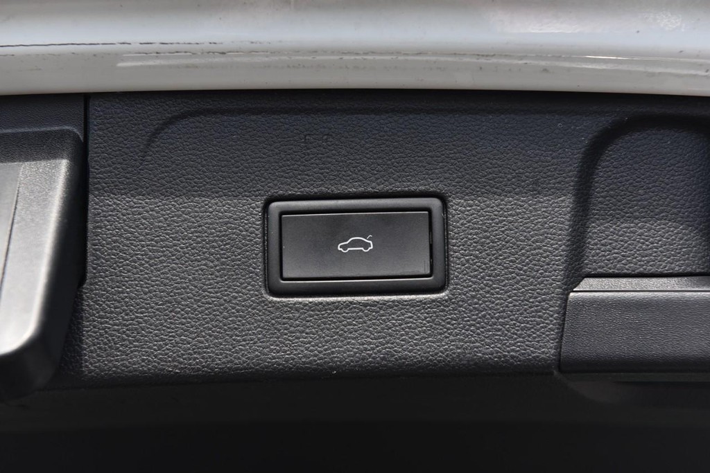 Volkswagen Atlas Vehicle Full-screen Gallery Image 27