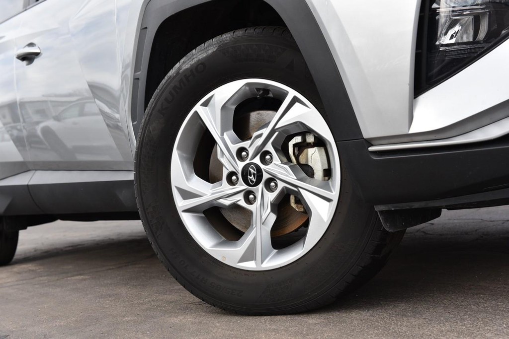 Hyundai Tucson Vehicle Full-screen Gallery Image 3