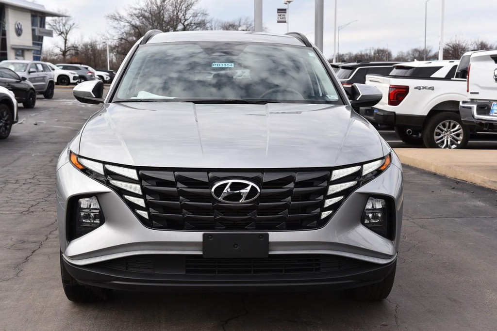 Hyundai Tucson Vehicle Full-screen Gallery Image 4