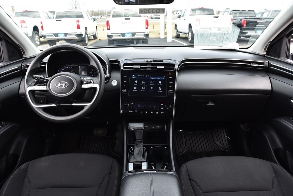 Hyundai Tucson Vehicle Full-screen Gallery Image 7