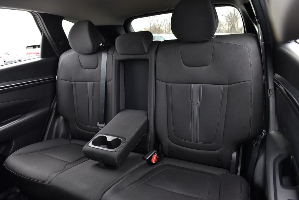 Hyundai Tucson Vehicle Full-screen Gallery Image 22