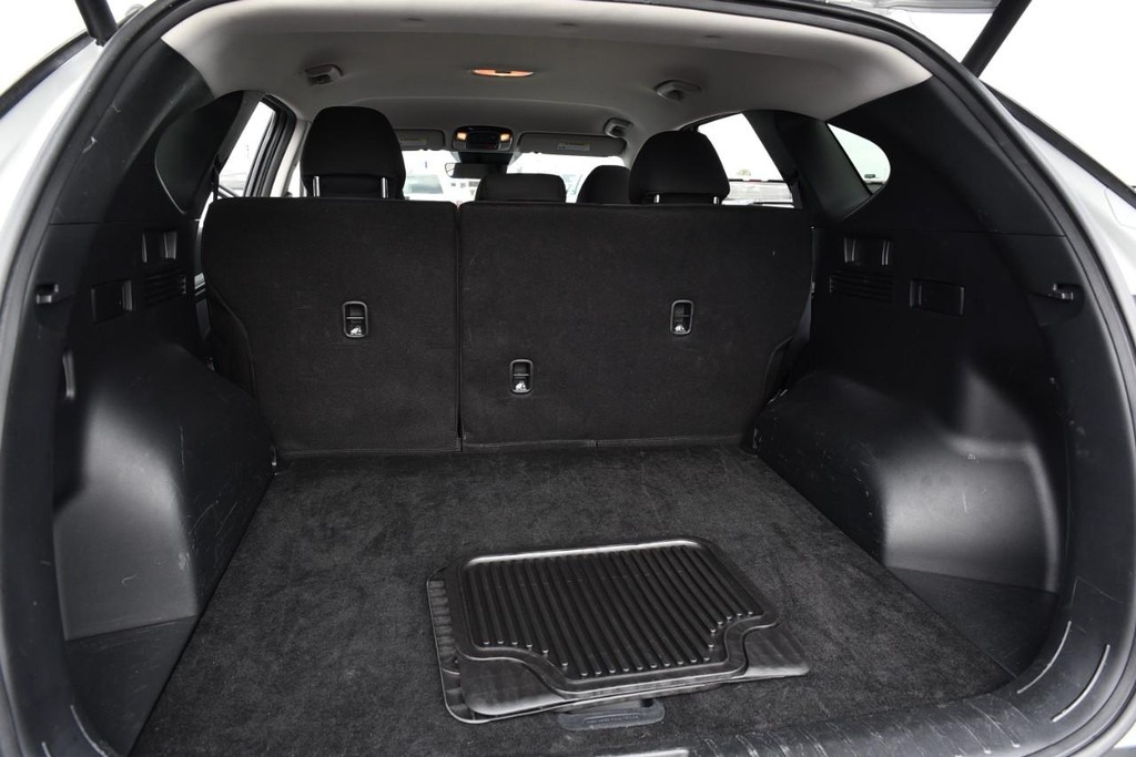 Hyundai Tucson Vehicle Full-screen Gallery Image 25