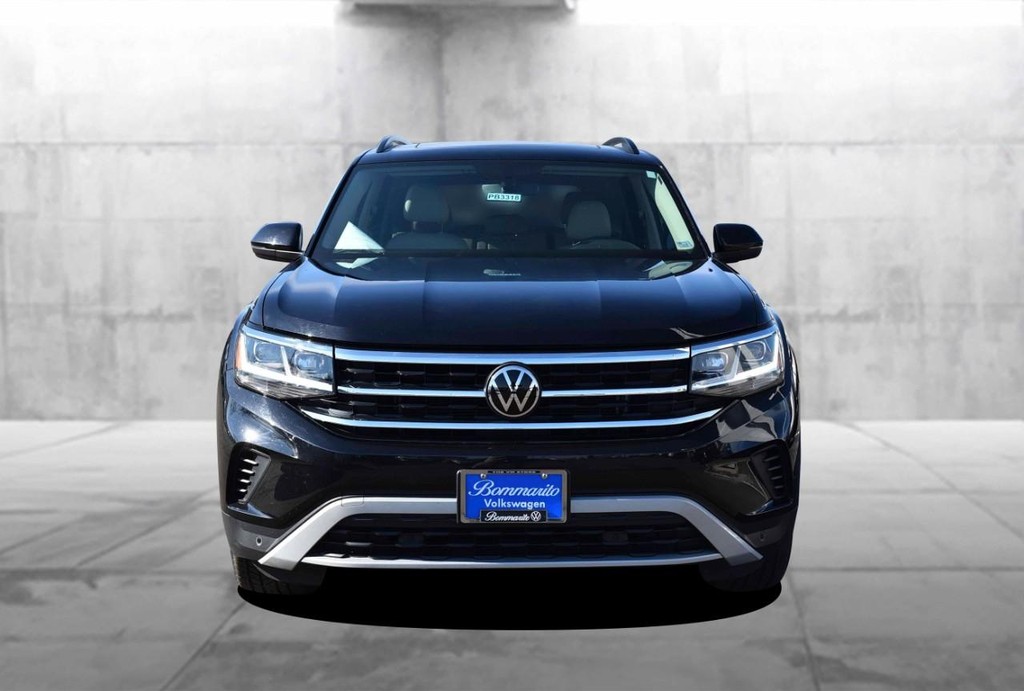 Volkswagen Atlas Vehicle Full-screen Gallery Image 4