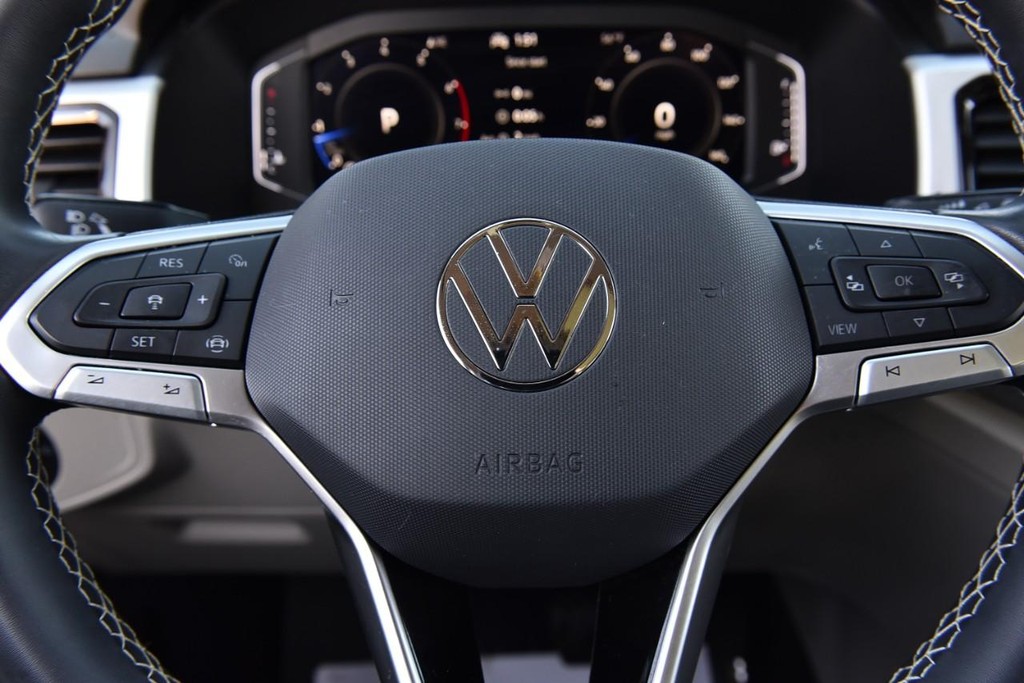 Volkswagen Atlas Vehicle Full-screen Gallery Image 18