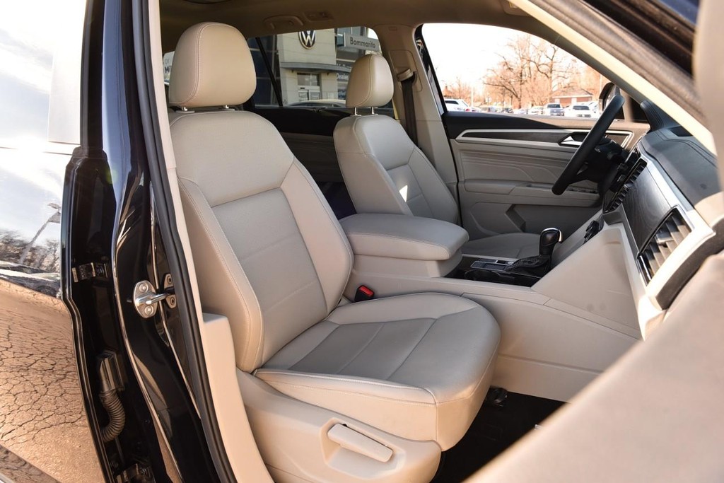 Volkswagen Atlas Vehicle Full-screen Gallery Image 20