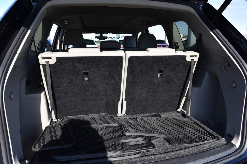 Volkswagen Atlas Vehicle Full-screen Gallery Image 26