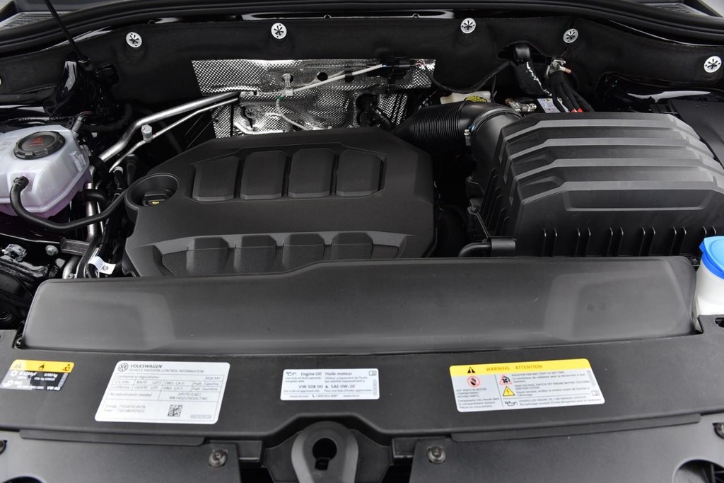 Volkswagen Atlas Cross Sport Vehicle Full-screen Gallery Image 27