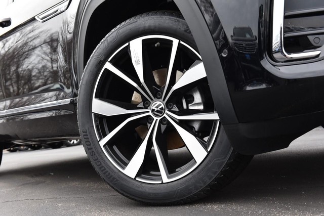 Volkswagen Atlas Cross Sport Vehicle Image 03