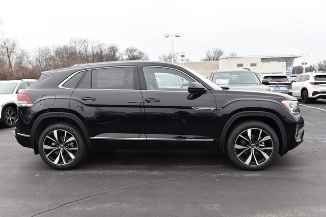 Volkswagen Atlas Cross Sport Vehicle Image 05