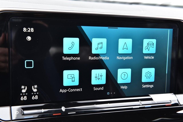 Volkswagen Atlas Cross Sport Vehicle Image 14