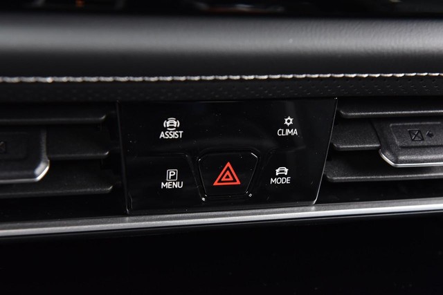 Volkswagen Atlas Cross Sport Vehicle Image 15