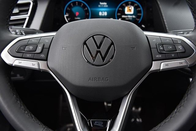 Volkswagen Atlas Cross Sport Vehicle Image 18